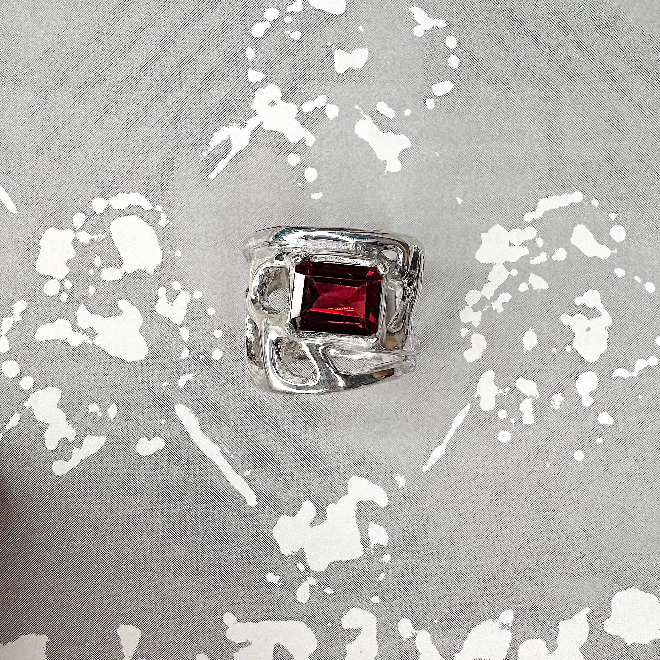 CAGED RING