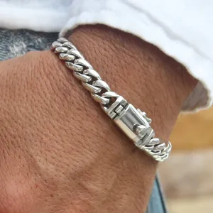 Elegant Chain