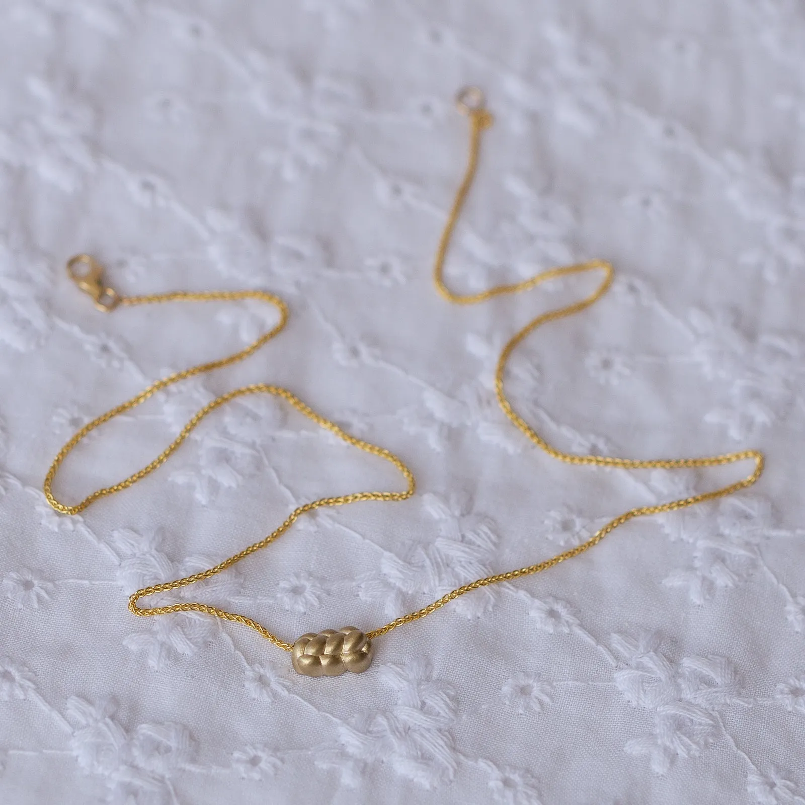 GEFEN | Elegant Challah Necklace